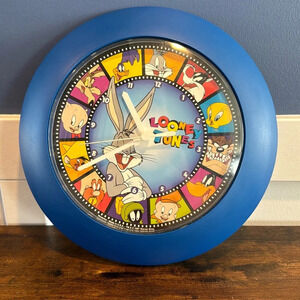 Looney Tunes Warner Bros 11" Wall Clock by Westclox 1997 w/ Bugs Porky Sylvester
